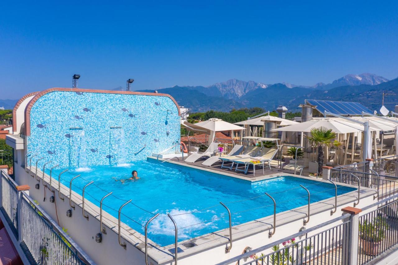 Hotel Nuova Sabrina Марина-ди-Пьетрасанта Экстерьер фото