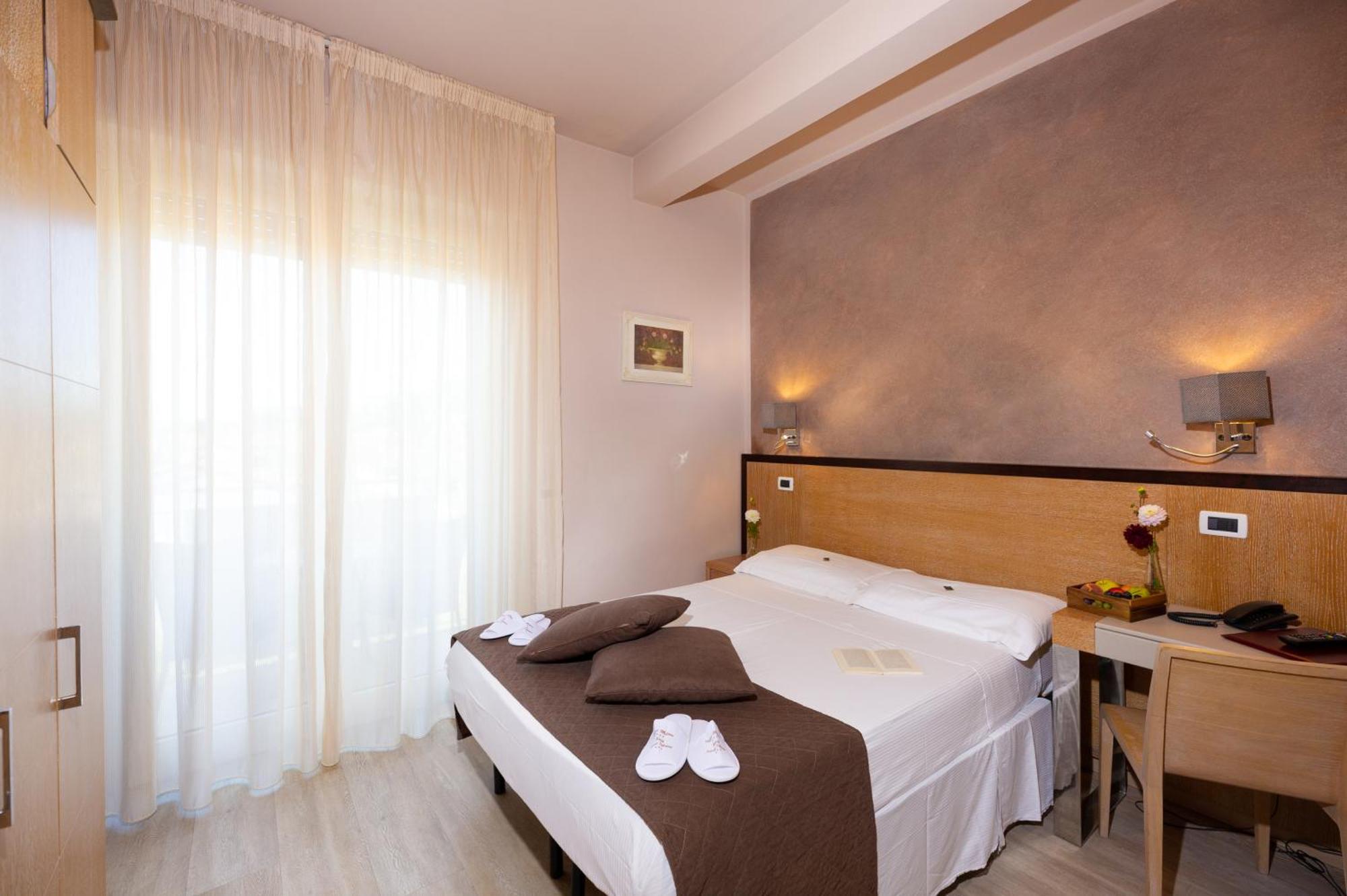 Hotel Nuova Sabrina Марина-ди-Пьетрасанта Экстерьер фото
