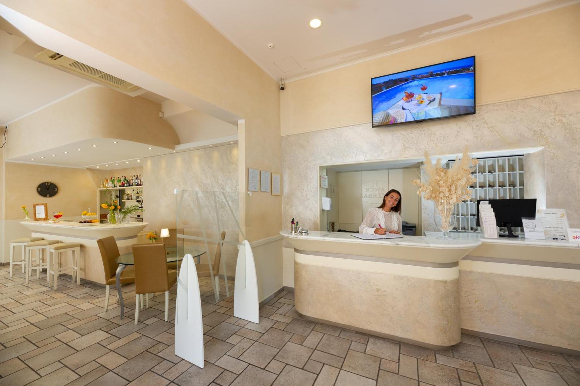 Hotel Nuova Sabrina Марина-ди-Пьетрасанта Экстерьер фото
