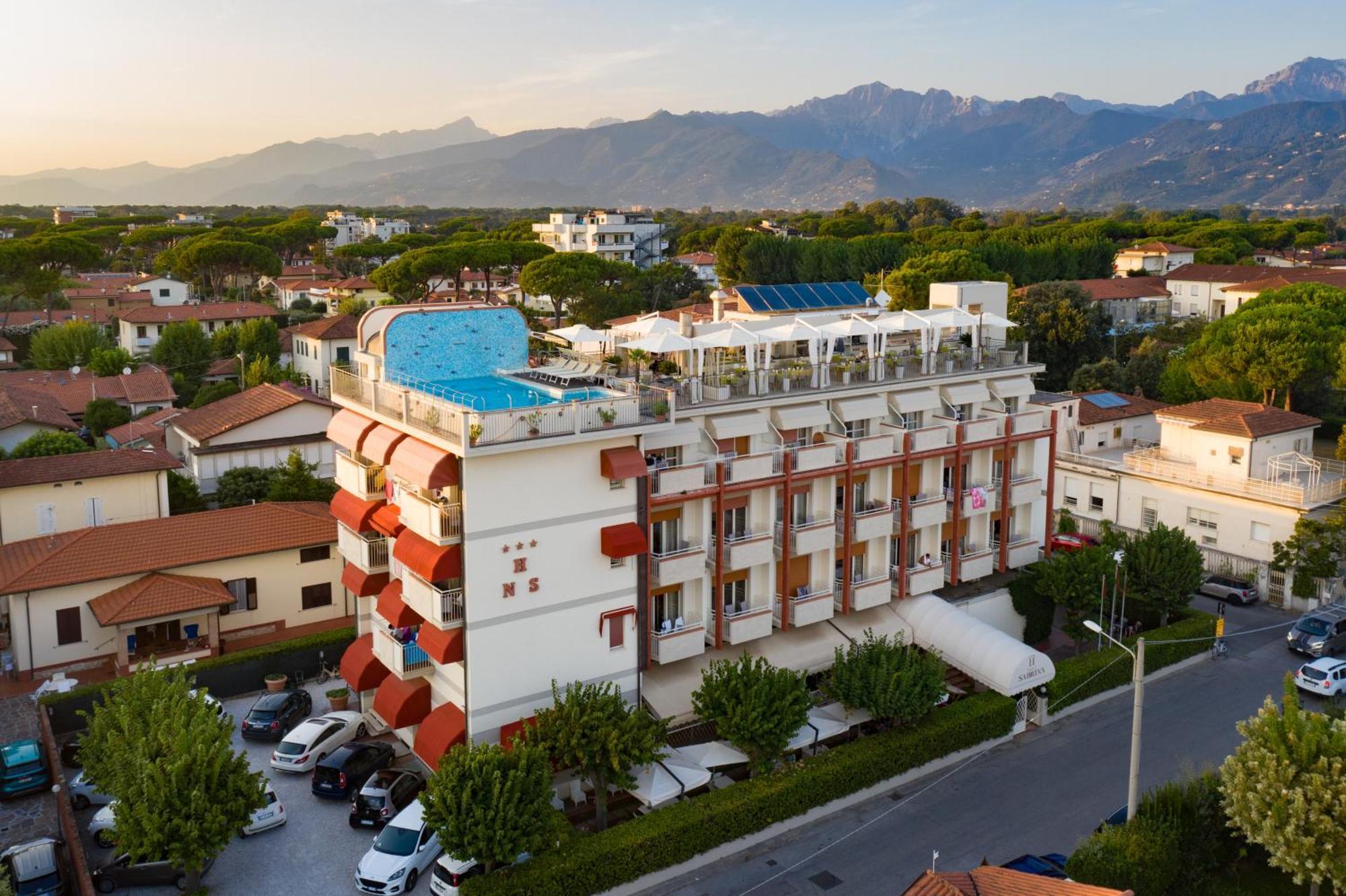 Hotel Nuova Sabrina Марина-ди-Пьетрасанта Экстерьер фото