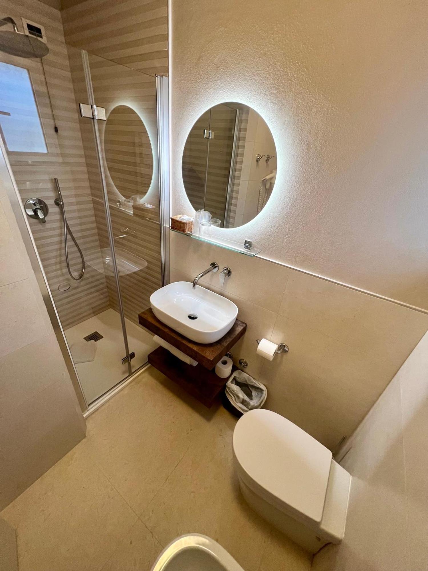 Hotel Nuova Sabrina Марина-ди-Пьетрасанта Экстерьер фото
