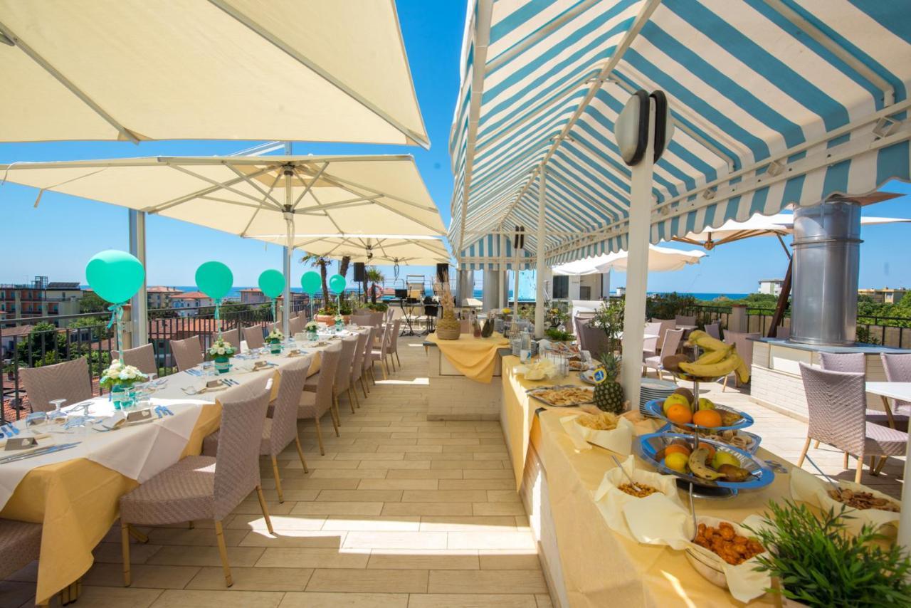 Hotel Nuova Sabrina Марина-ди-Пьетрасанта Экстерьер фото