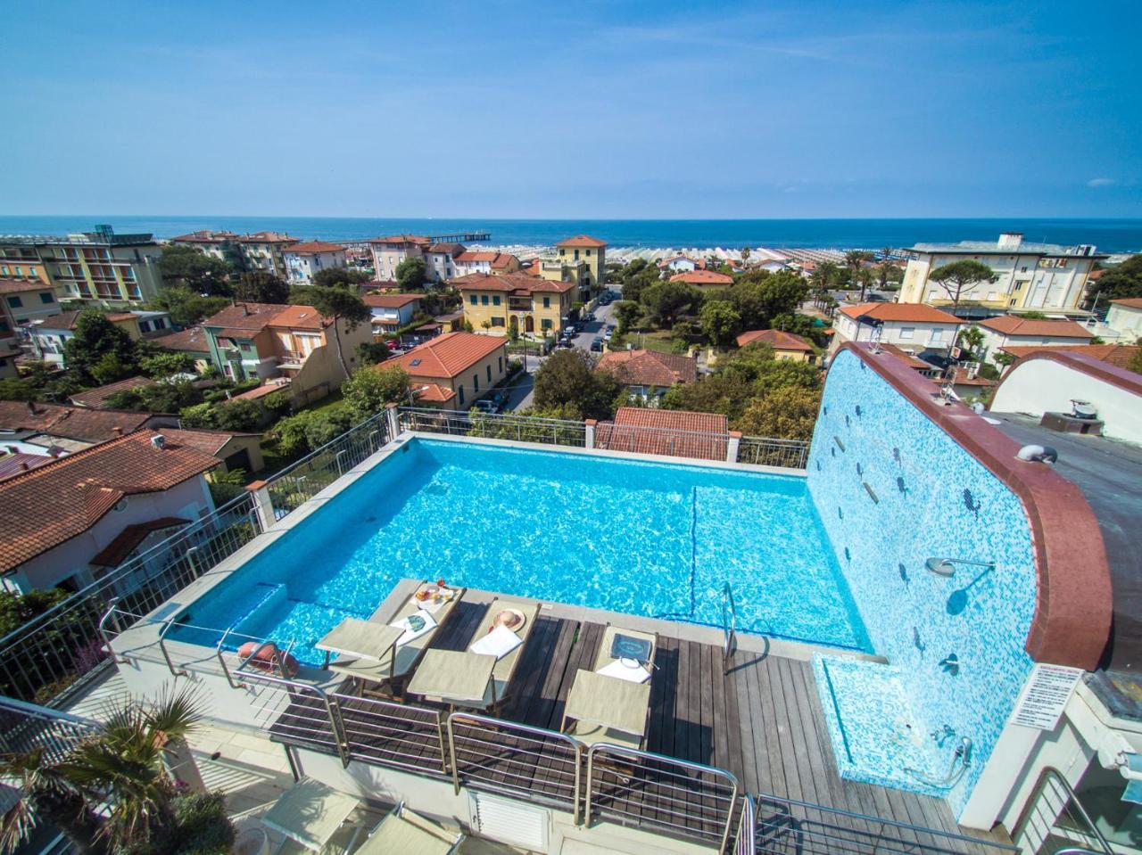 Hotel Nuova Sabrina Марина-ди-Пьетрасанта Экстерьер фото